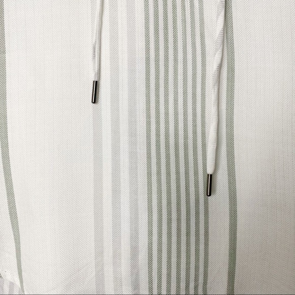 NWT Romeo & Juliet Couture | V Neck Stripped Top - Picture 4 of 8